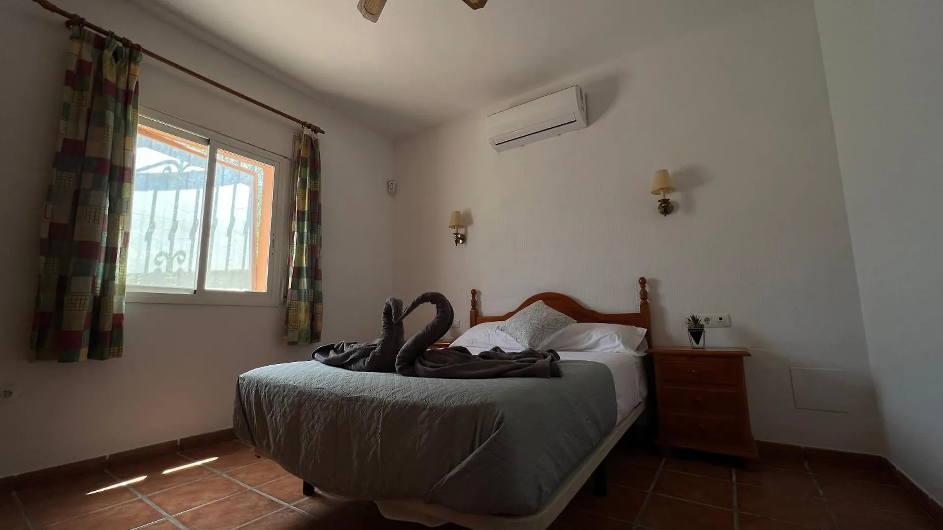 Cd-1383 Three Bedroom Villa With Pool Vinuela