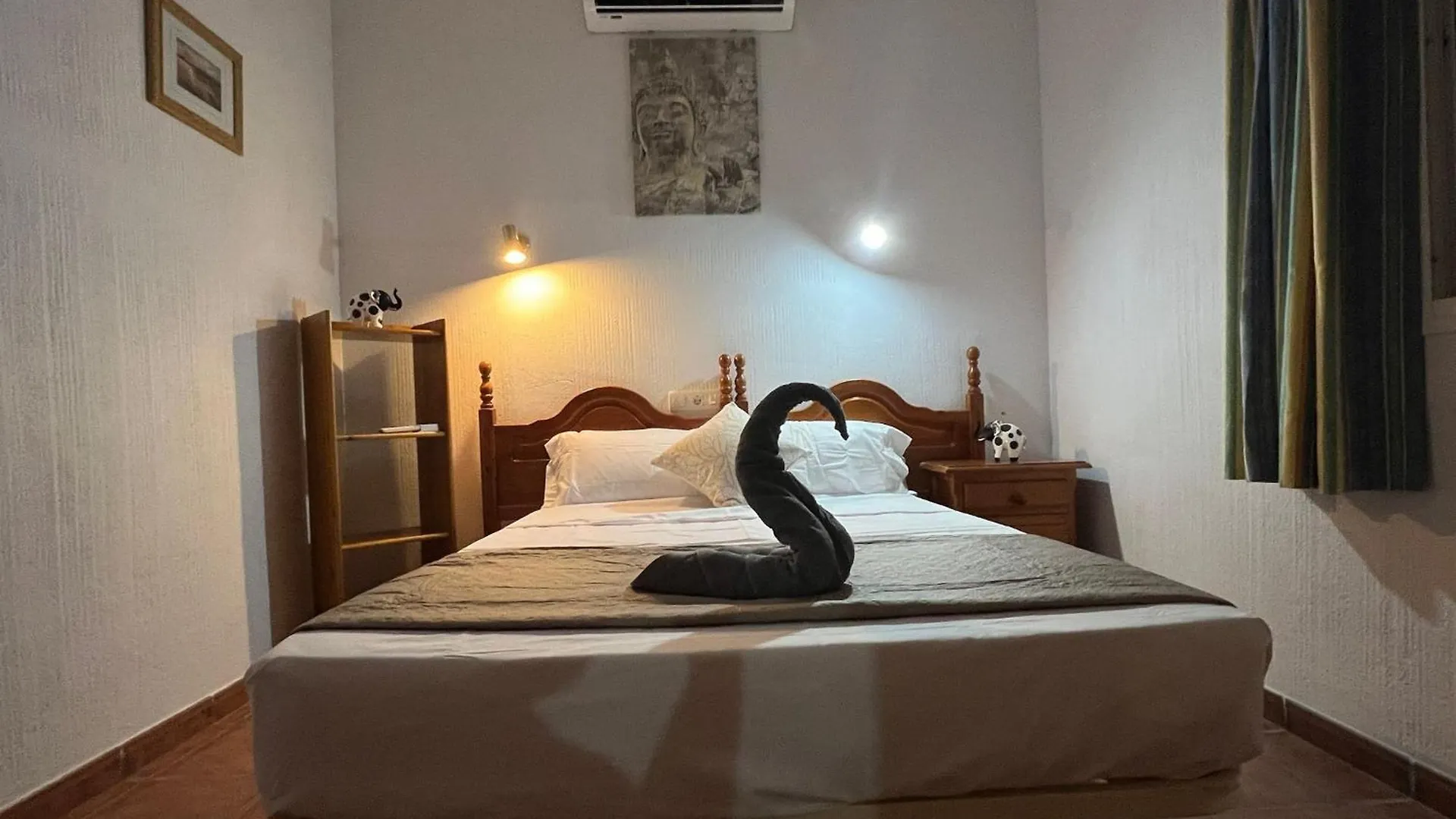 Cd-1383 Three Bedroom Villa With Pool Vinuela Spain