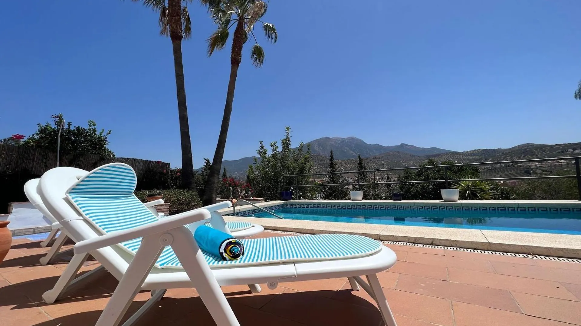 Cd-1383 Three Bedroom Villa With Pool Vinuela 0*,  Spain