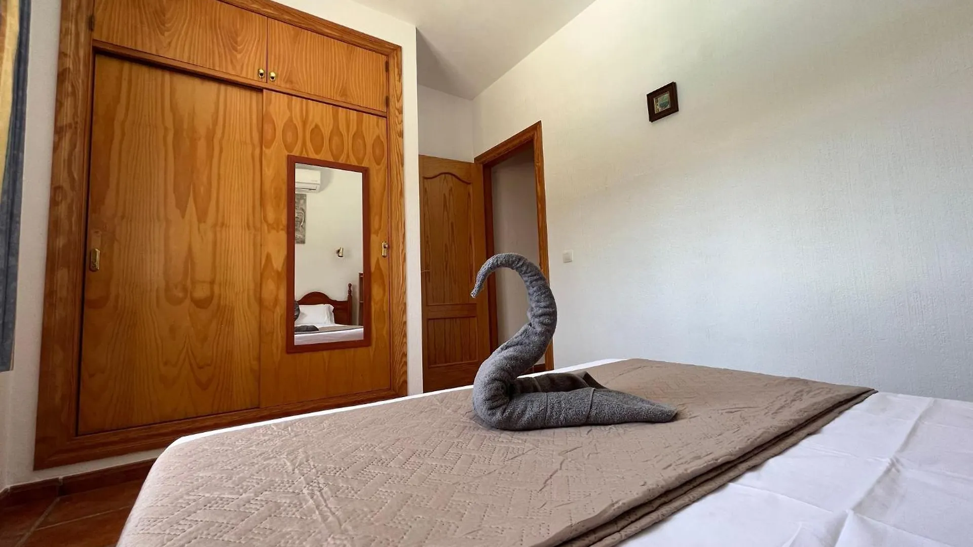 Cd-1383 Three Bedroom Villa With Pool Vinuela