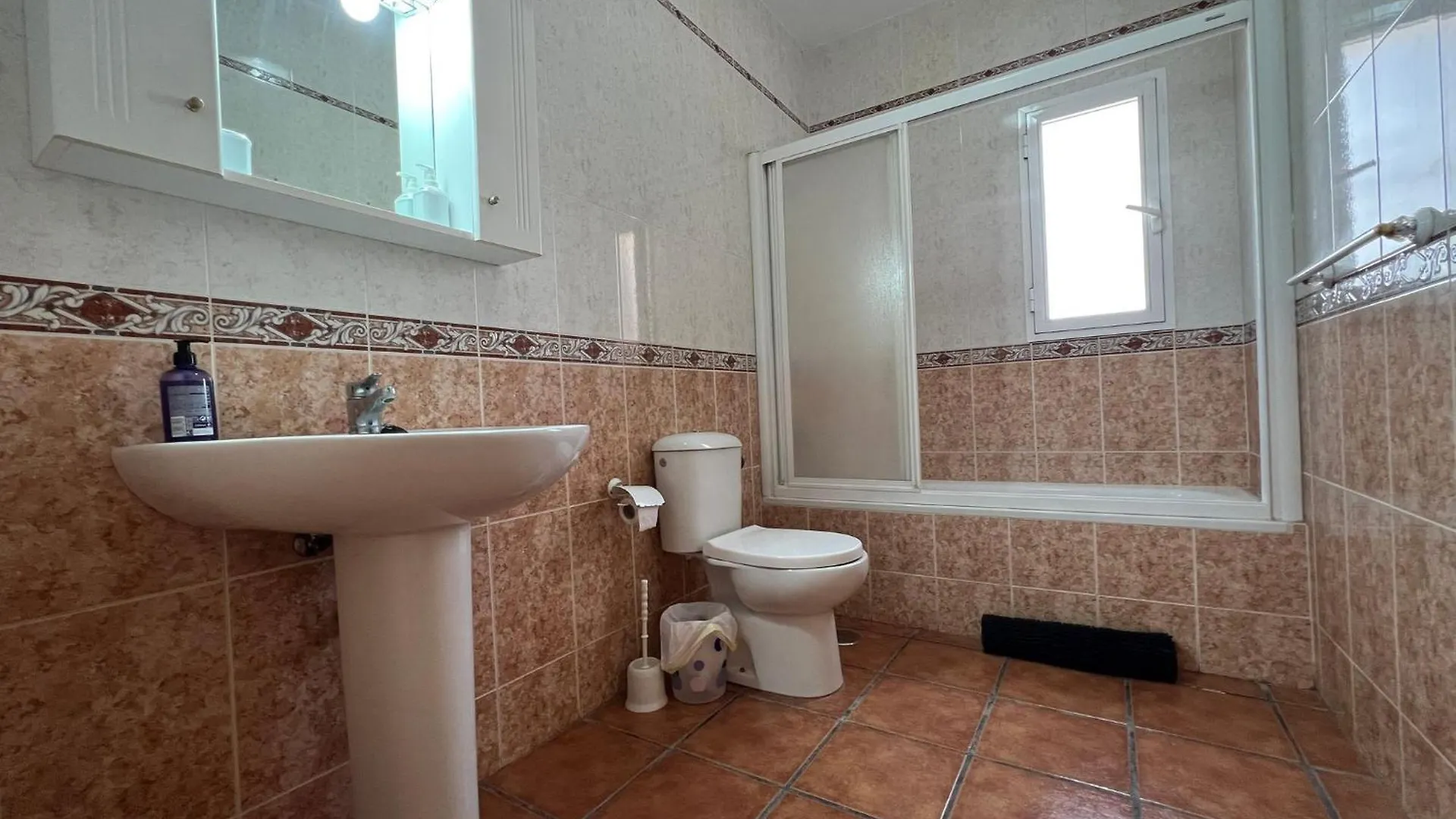 Cd-1383 Three Bedroom Villa With Pool Vinuela 0*,
