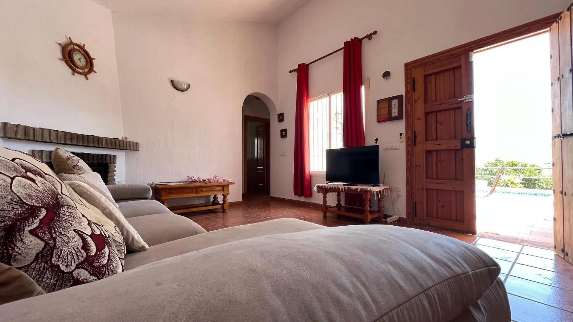 Cd-1383 Three Bedroom Villa With Pool Vinuela 0*,  Spain