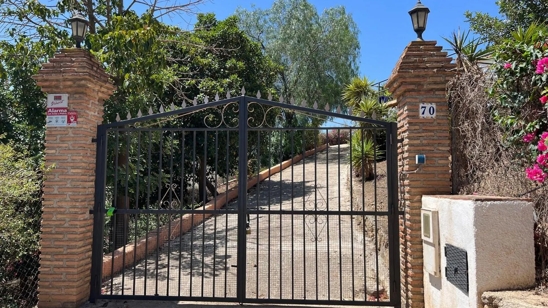 Cd-1383 Three Bedroom Villa With Pool Vinuela