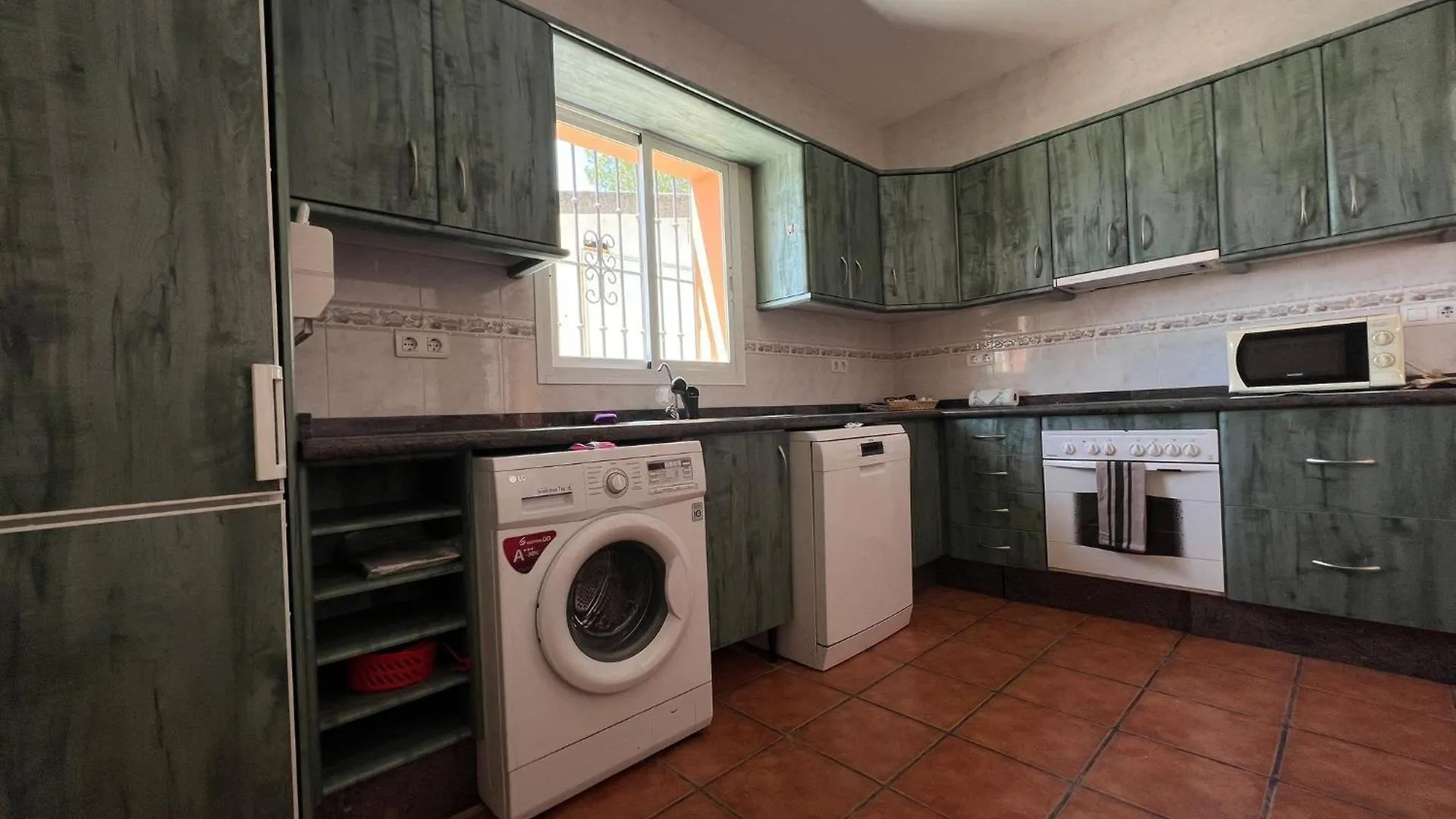 Cd-1383 Three Bedroom Villa With Pool Vinuela